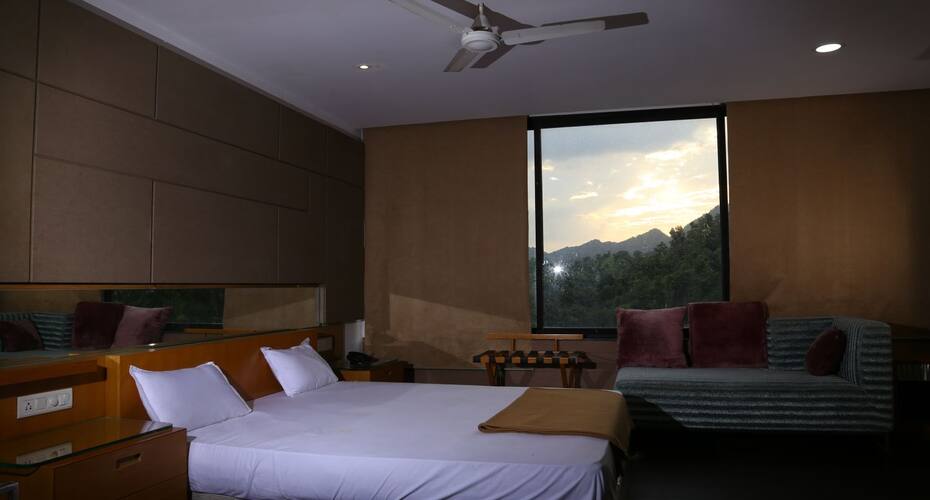 Hotel S11, Abu Road 4